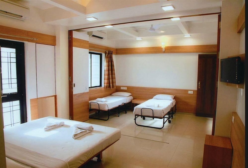 Hotel Ashiyana Pune Luaran gambar