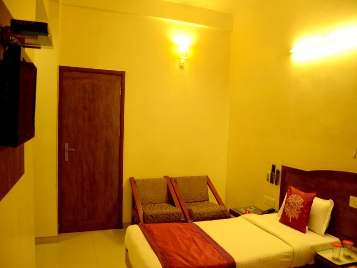 Hotel Ashiyana Pune Luaran gambar
